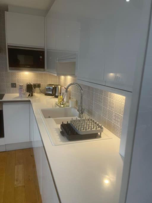 Luxury 2bed 2bath View Flat * London