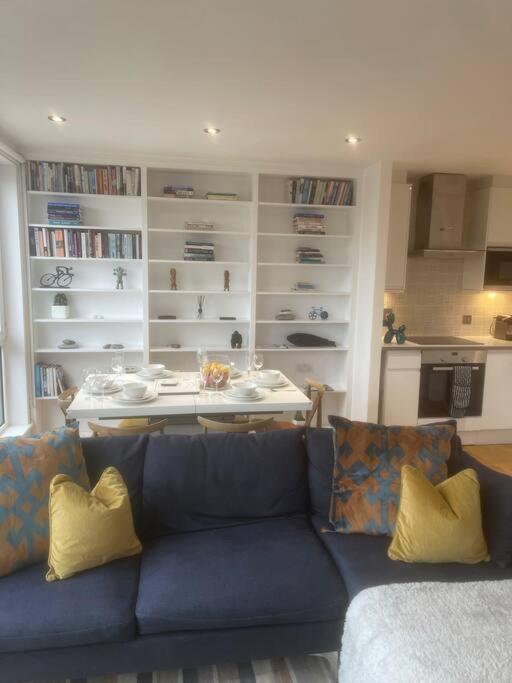 Apartment Luxury 2bed 2bath View Flat *