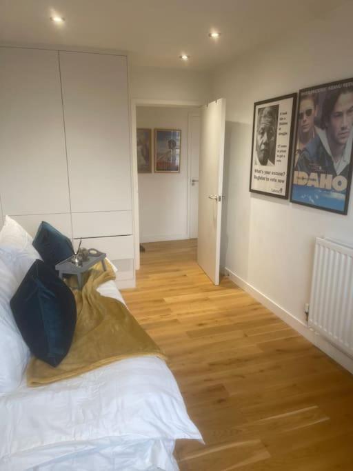 Luxury 2bed 2bath View Flat Apartment *