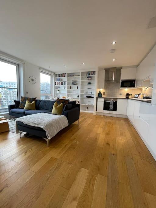 Luxury 2bed 2bath View Flat * London