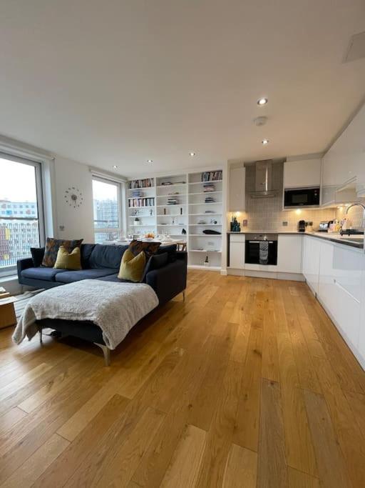 Luxury 2bed 2bath View Flat * London